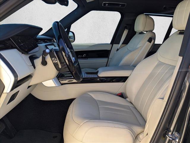 Certified 2025 Land Rover Range Rover SE AWD/4WD image 13