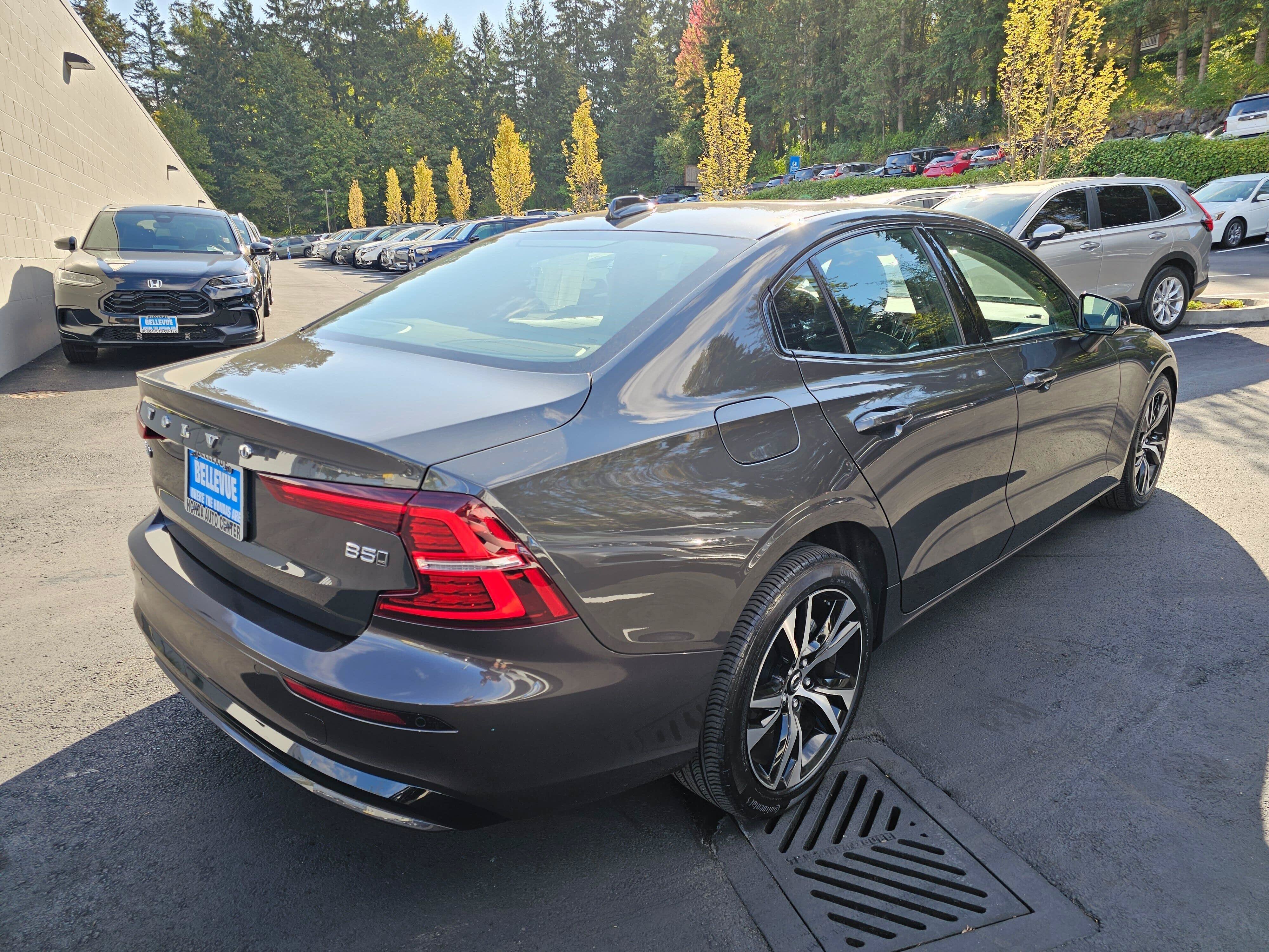 Used 2025 Volvo S60 B5 Core AWD/4WD image 7