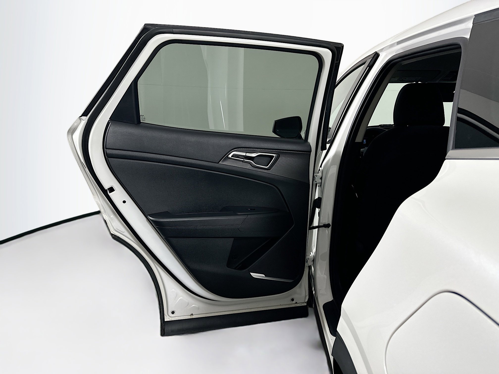 Used 2025 Kia Sportage LX image 25