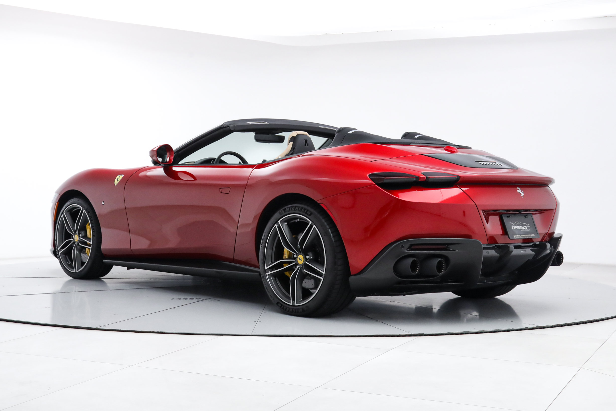 Certified 2025 Ferrari Roma Spider RWD image 9
