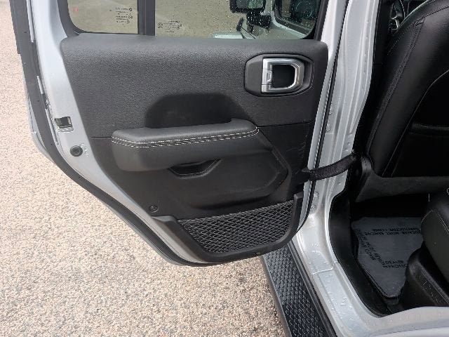 Used 2022 Jeep Wrangler Unlimited Sahara AWD/4WD image 12