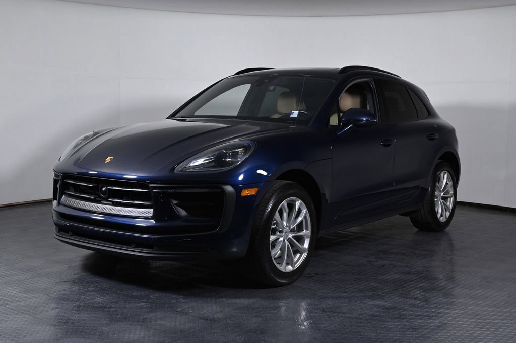 Used 2023 Porsche Macan AWD/4WD video 1