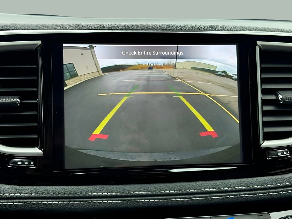 Certified 2023 Chrysler Pacifica Touring-L image 16