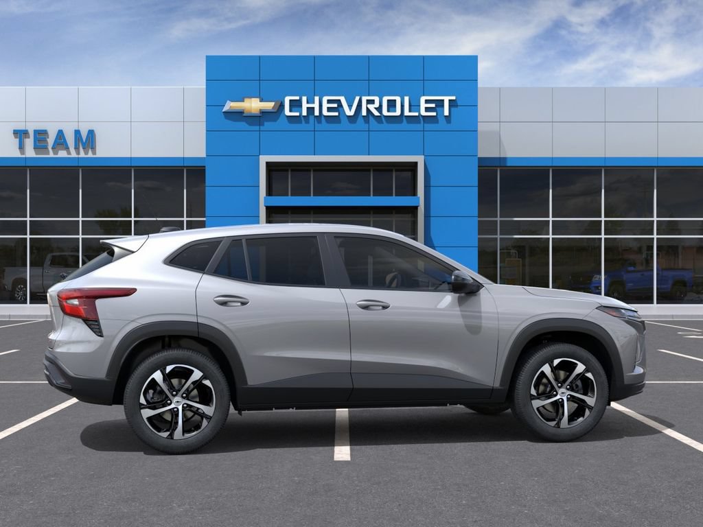 New 2026 Chevrolet Trax RS w/ Sunroof Package FWD image 5
