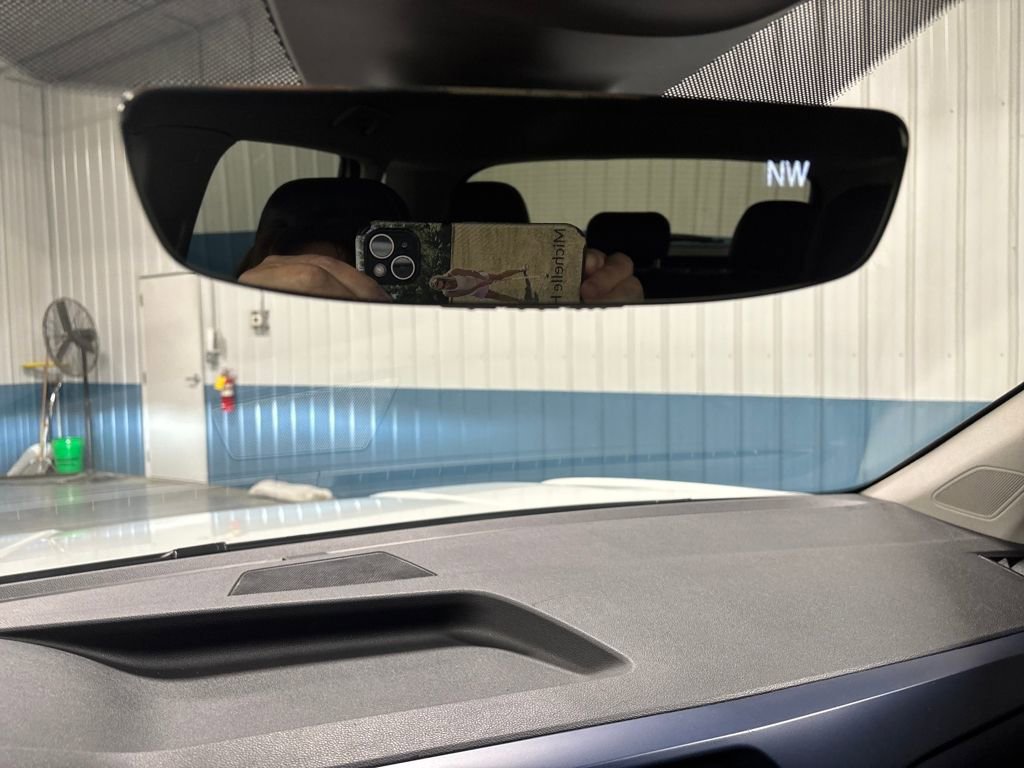 Used 2023 Volkswagen Taos SE image 30