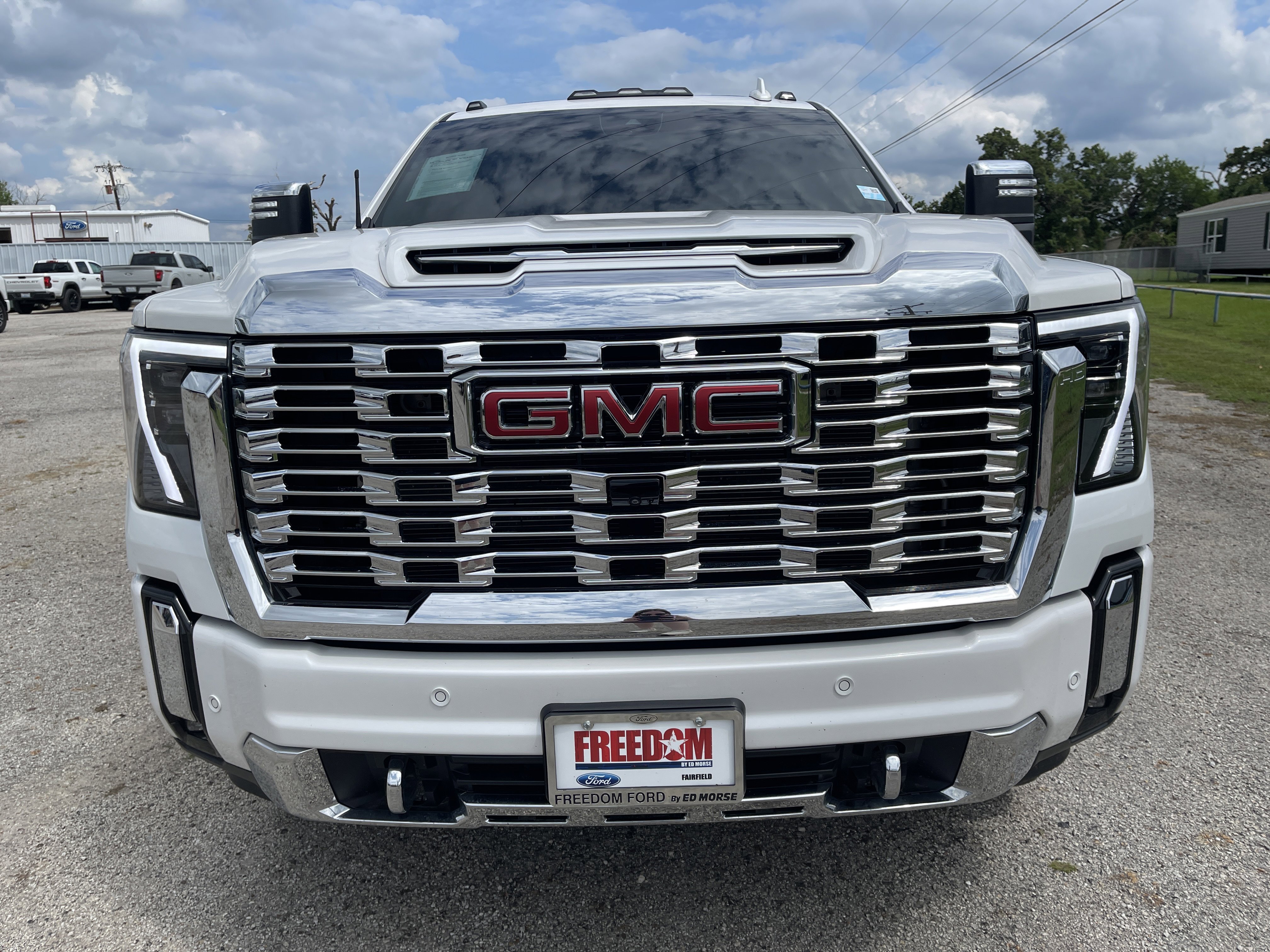 Used 2025 GMC Sierra 3500 Denali w/ Denali Reserve Package AWD/4WD image 9