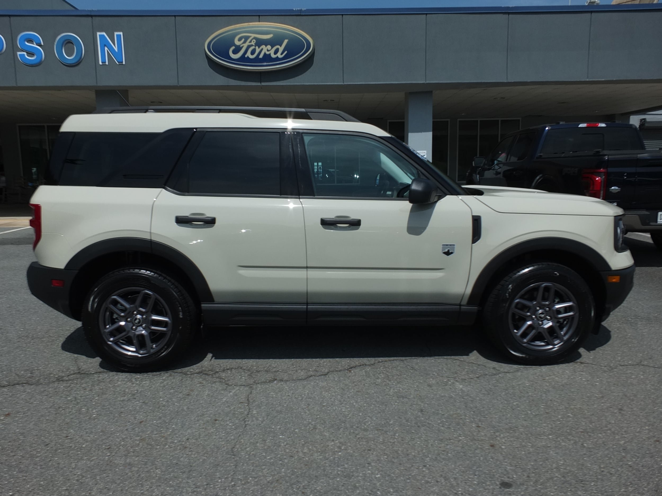 Used 2025 Ford Bronco Sport Big Bend AWD/4WD image 2