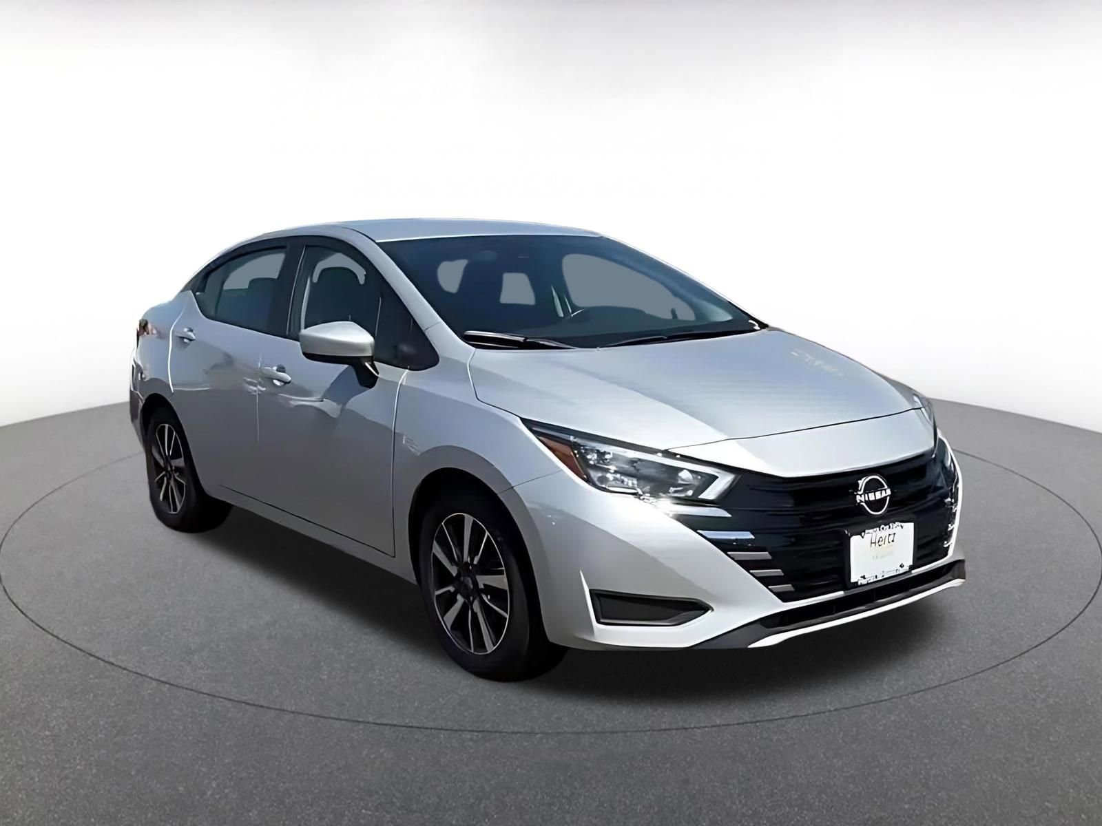 Used 2025 Nissan Versa SV FWD image 3
