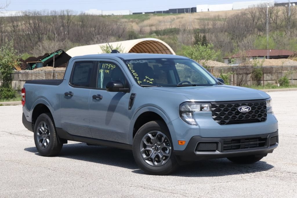 New 2026 Ford Maverick XLT w/ XLT Luxury Package AWD/4WD image 2