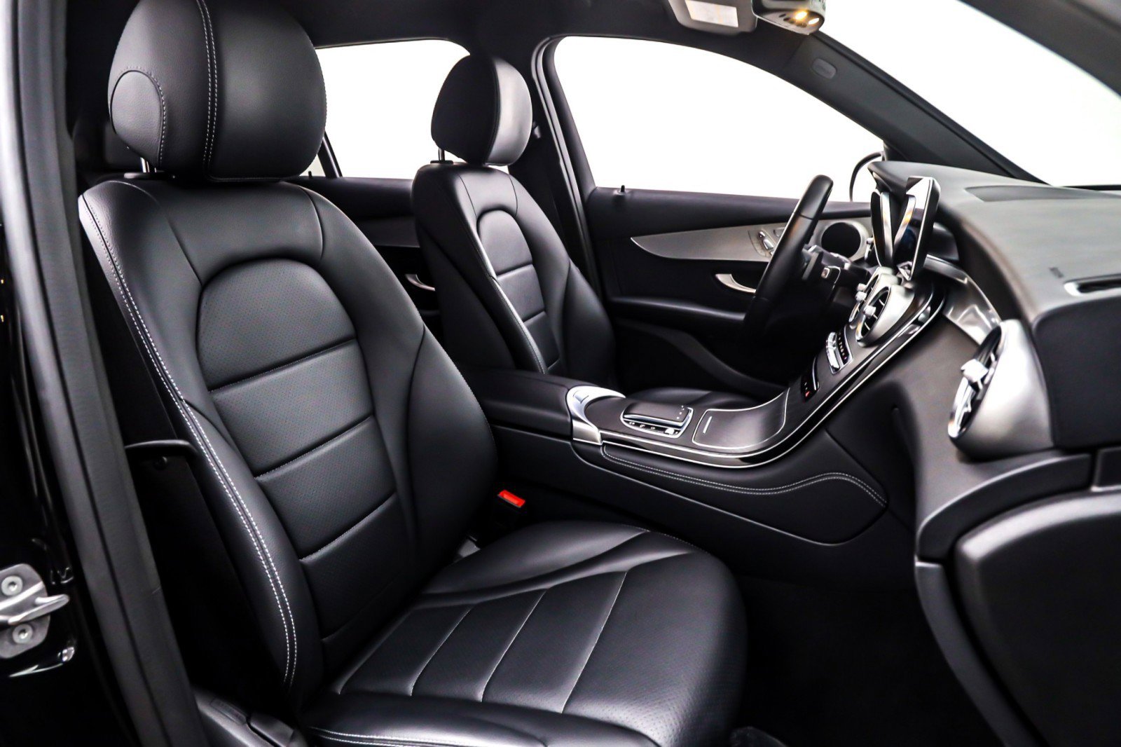 Used 2022 Mercedes-Benz GLC 300 GLC 300 SUV image 8