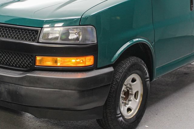 Used 2019 Chevrolet Express 3500 w/ Driver Convenience Package RWD image 5