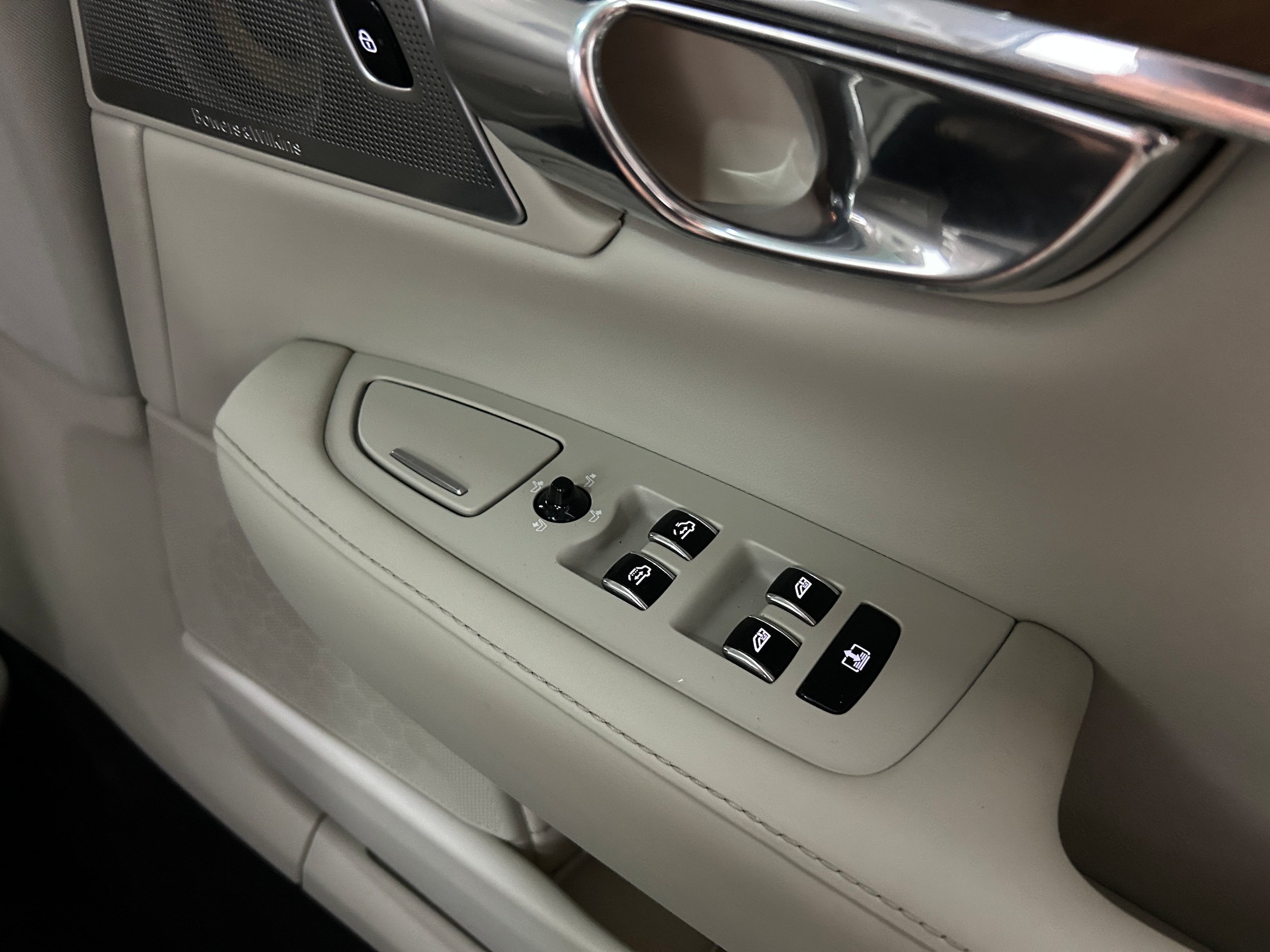 Used 2018 Volvo S90 T6 Inscription w/ Protection Package AWD/4WD image 28
