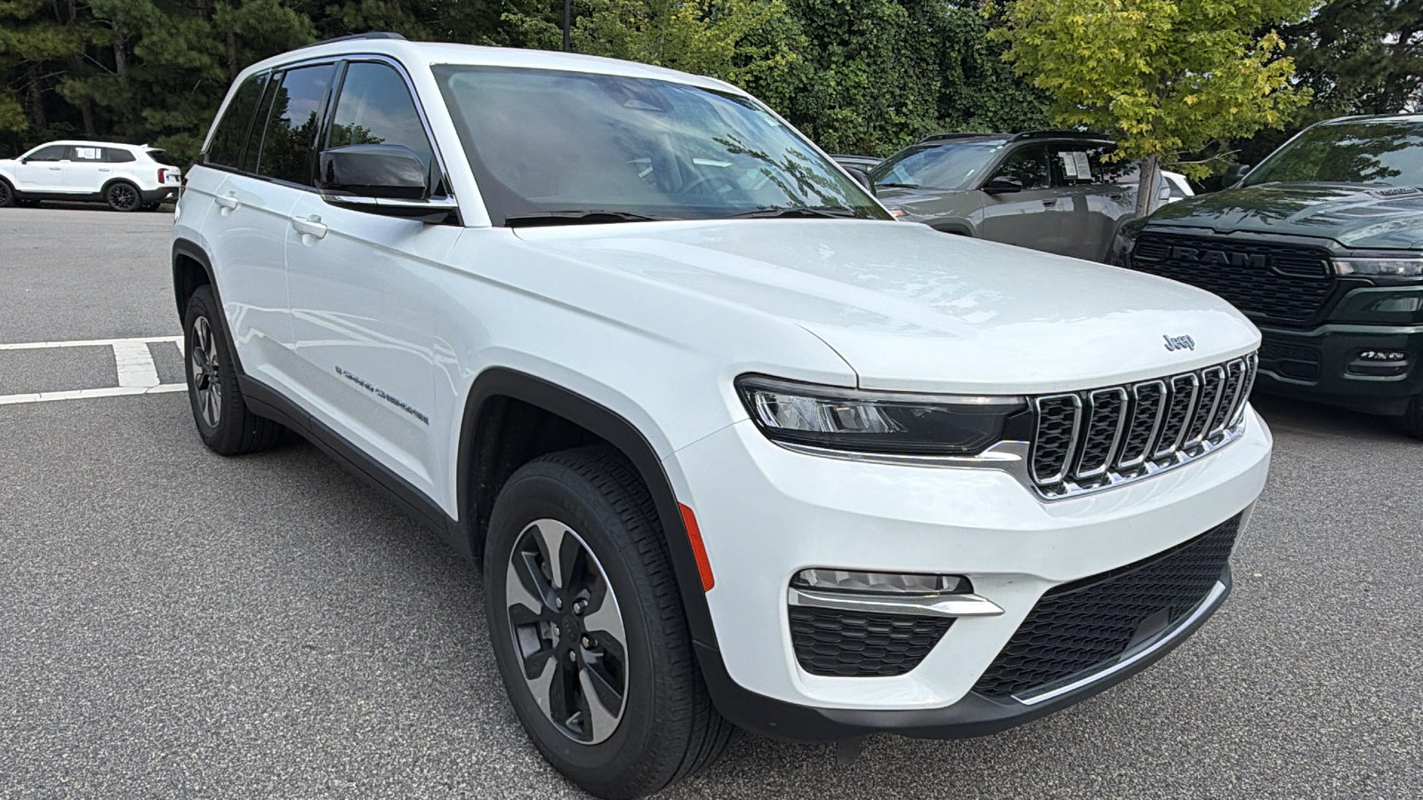 Used 2024 Jeep Grand Cherokee Limited 4xe AWD/4WD image 5
