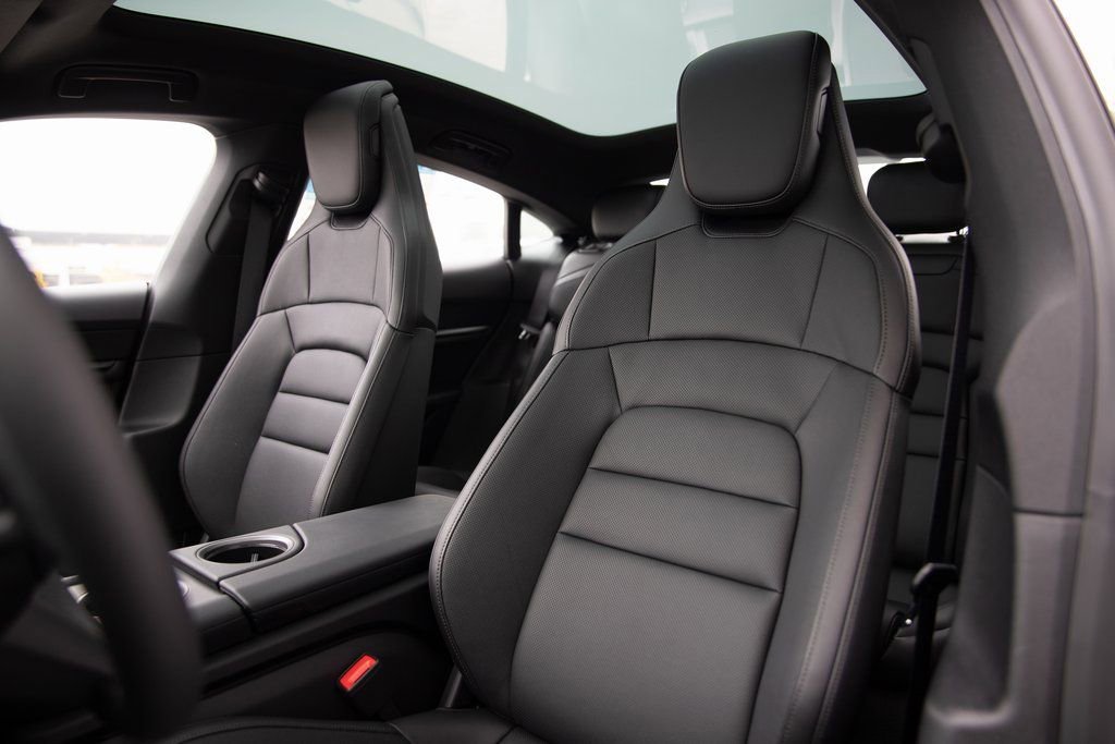 New 2026 Porsche Taycan image 5