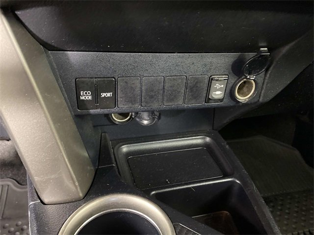 Used 2015 Toyota RAV4 XLE image 22