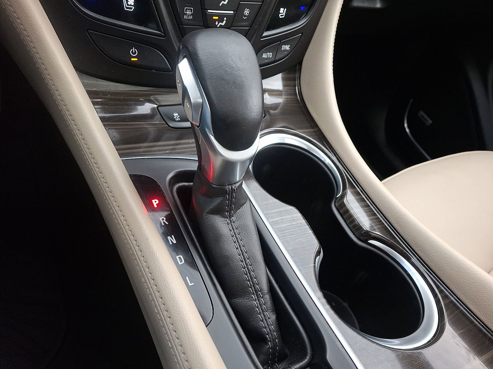 Used 2019 Buick Envision Premium AWD/4WD image 15
