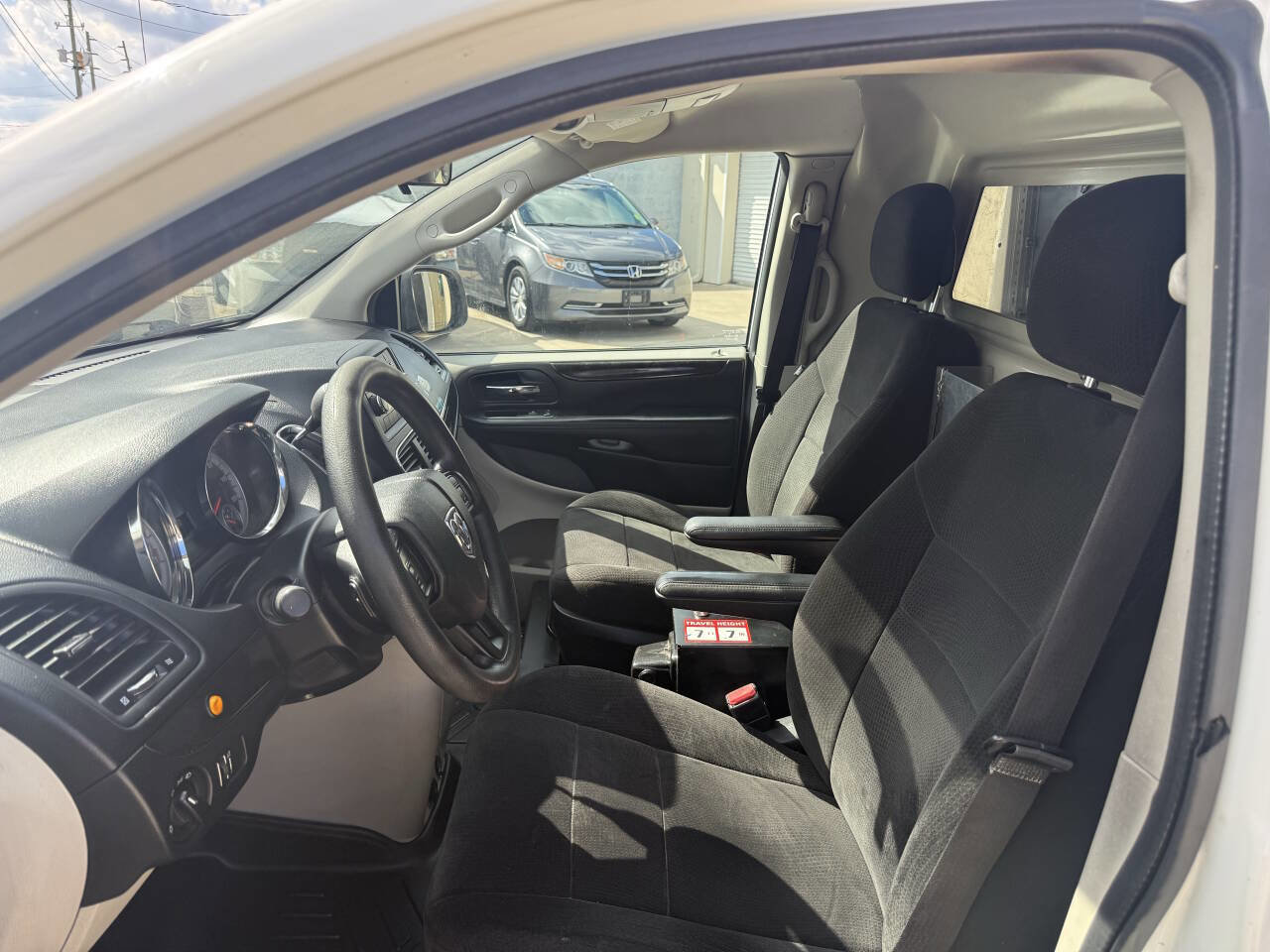 Used 2013 RAM C/V Tradesman image 11