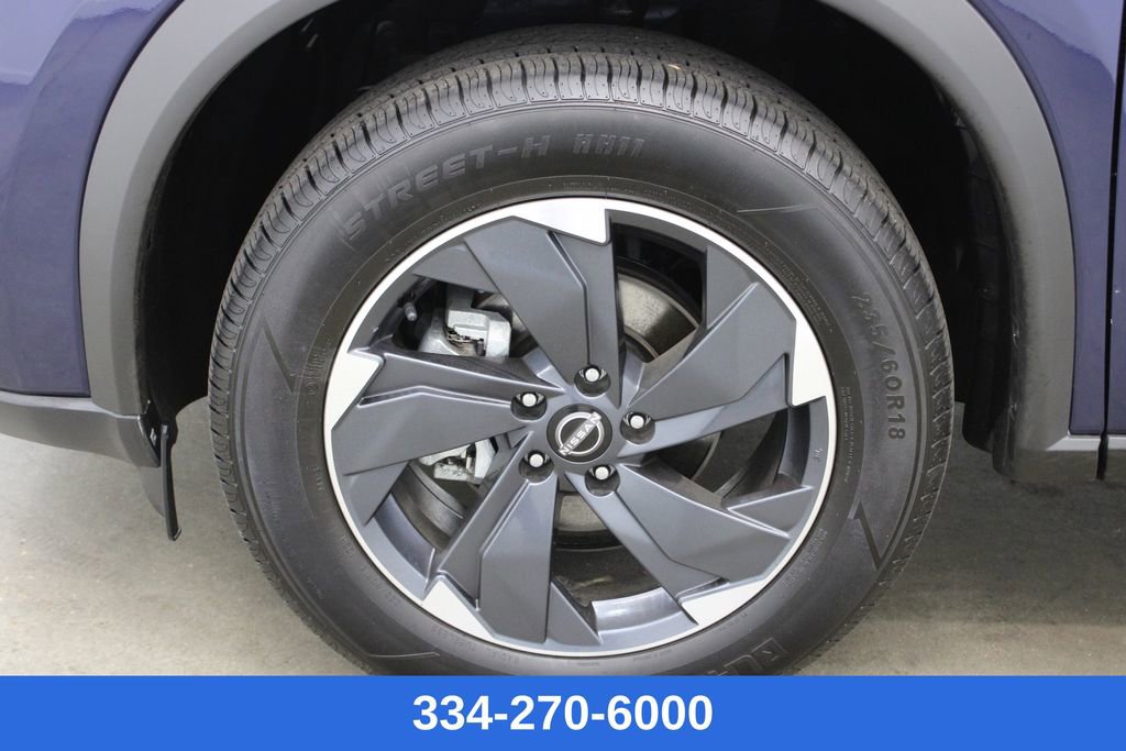 Certified 2025 Nissan Rogue SV image 26