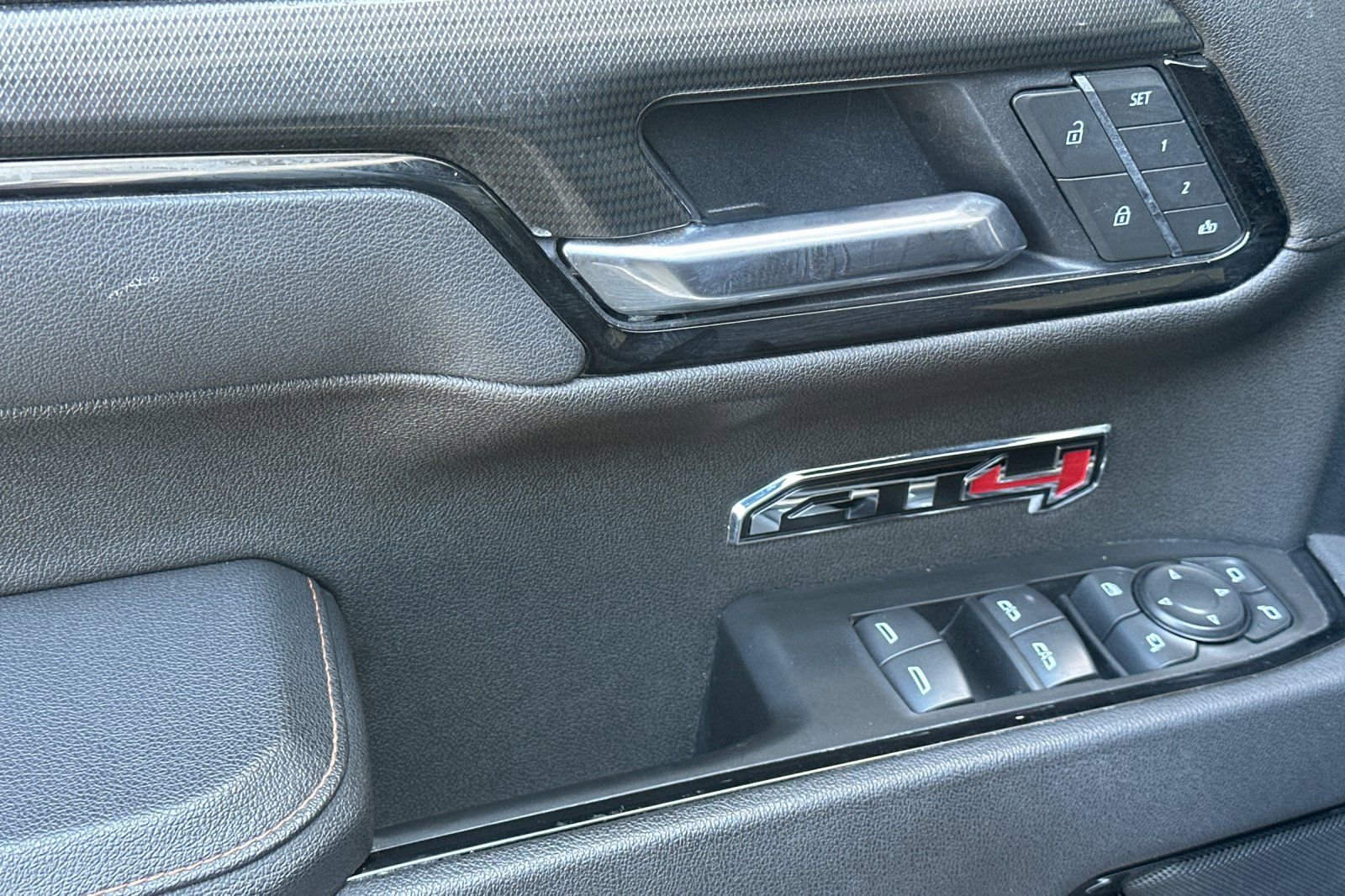 Used 2025 GMC Sierra 1500 AT4 w/ AT4 Premium Package AWD/4WD image 10