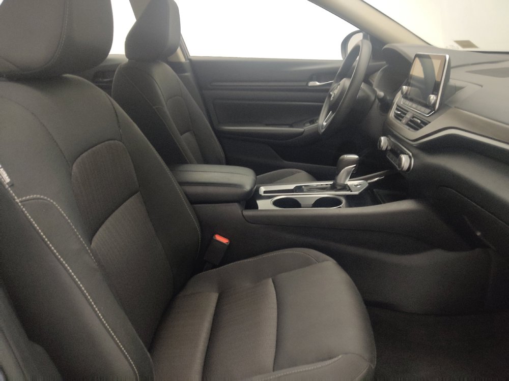 Used 2024 Nissan Altima 2.5 SV FWD image 21