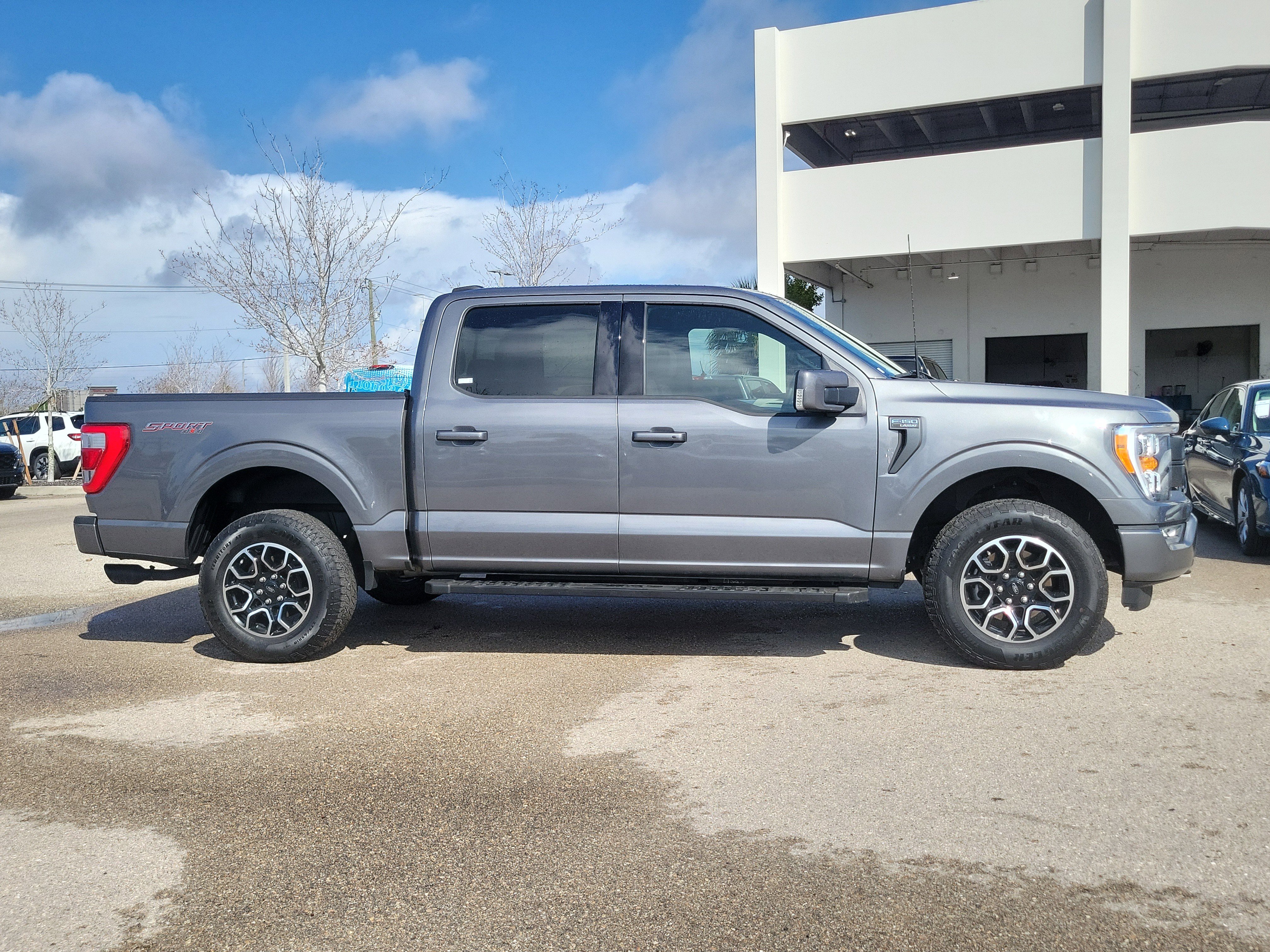 Used 2022 Ford F150 Lariat image 3