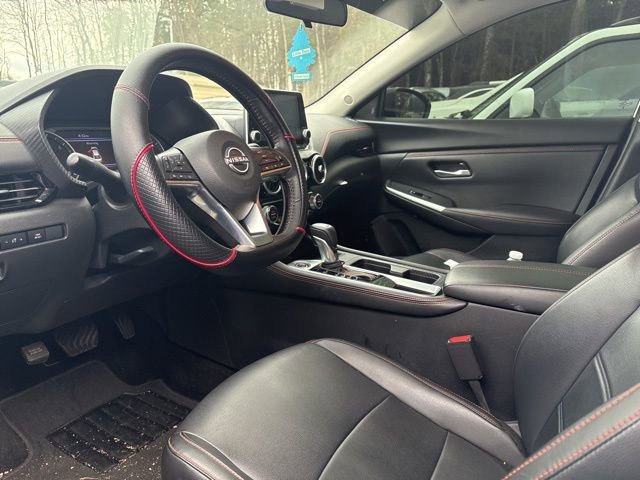 Used 2025 Nissan Sentra SR w/ SR Premium Package image 3
