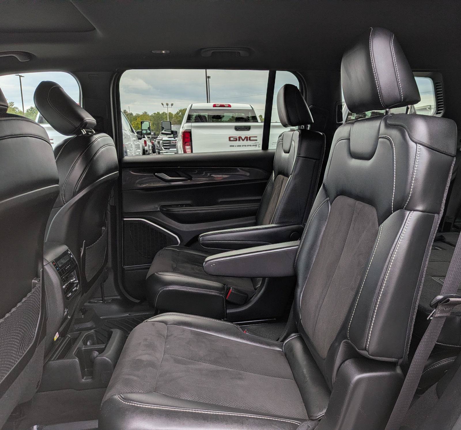 Used 2021 Jeep Grand Cherokee L Laredo AWD/4WD image 21