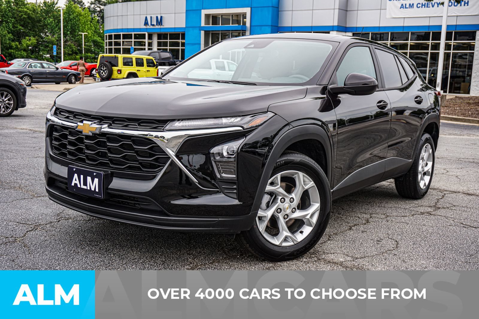 Used 2025 Chevrolet Trax LS FWD image 2