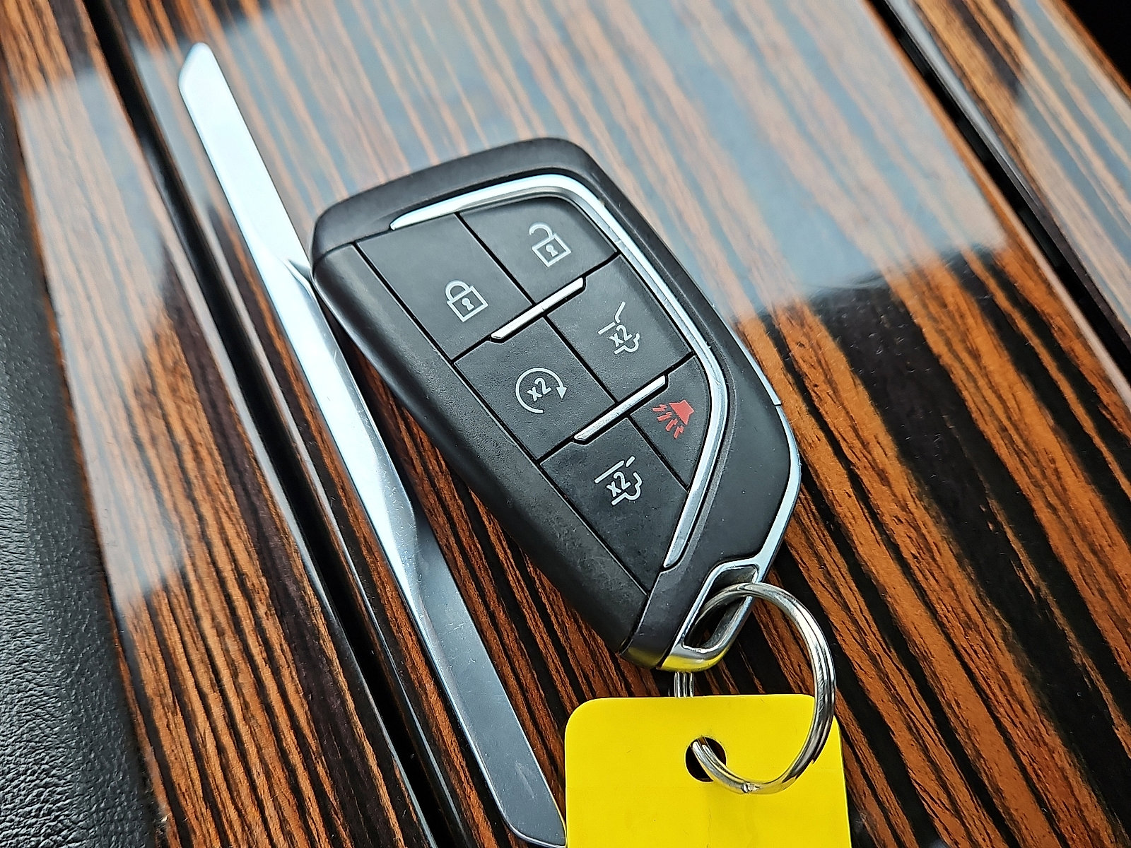 Used 2024 Cadillac Escalade Premium Luxury image 23