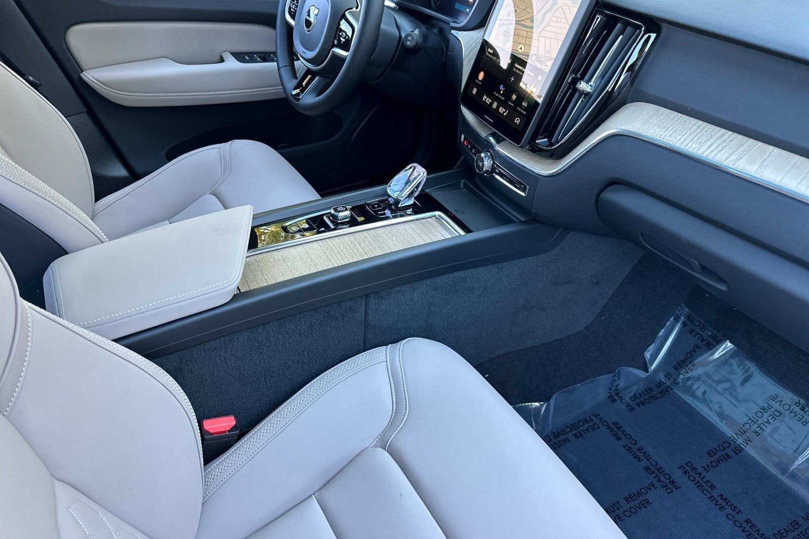 New 2026 Volvo XC60 B5 Plus w/ Protection Package Premier image 18