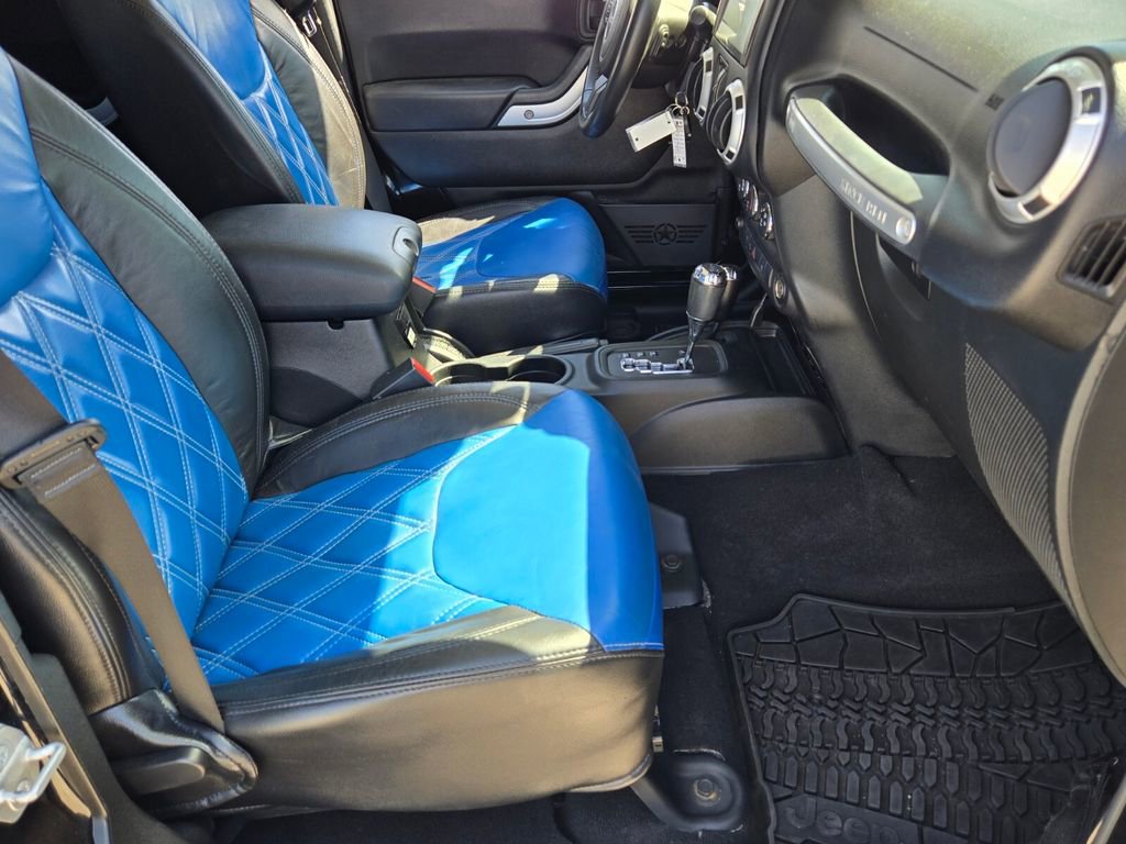 Used 2018 Jeep Wrangler Unlimited Sahara image 17