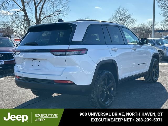 Used 2023 Jeep Grand Cherokee Altitude AWD/4WD image 2