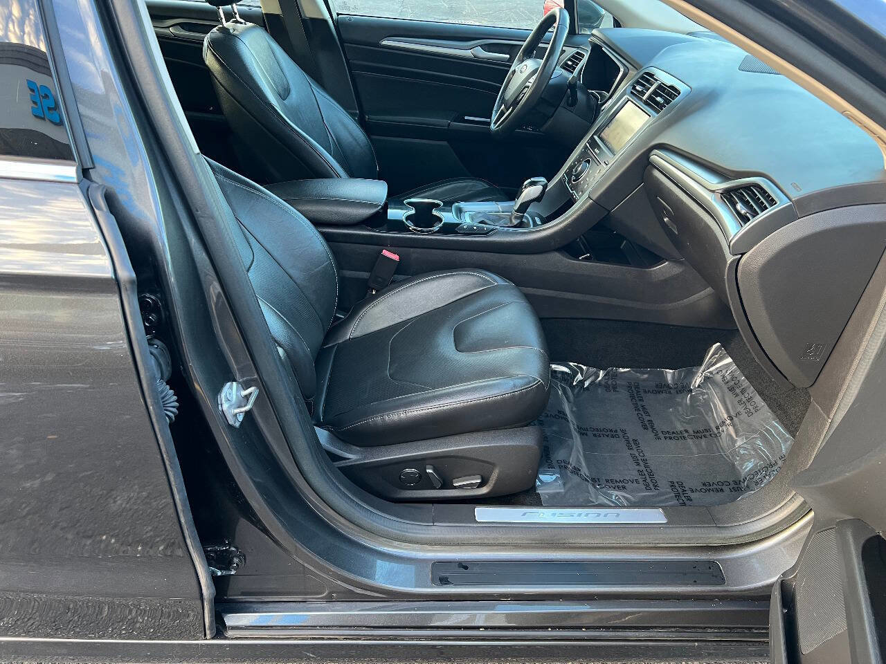 Used 2015 Ford Fusion Energi Titanium w/ Driver Assist Package image 22