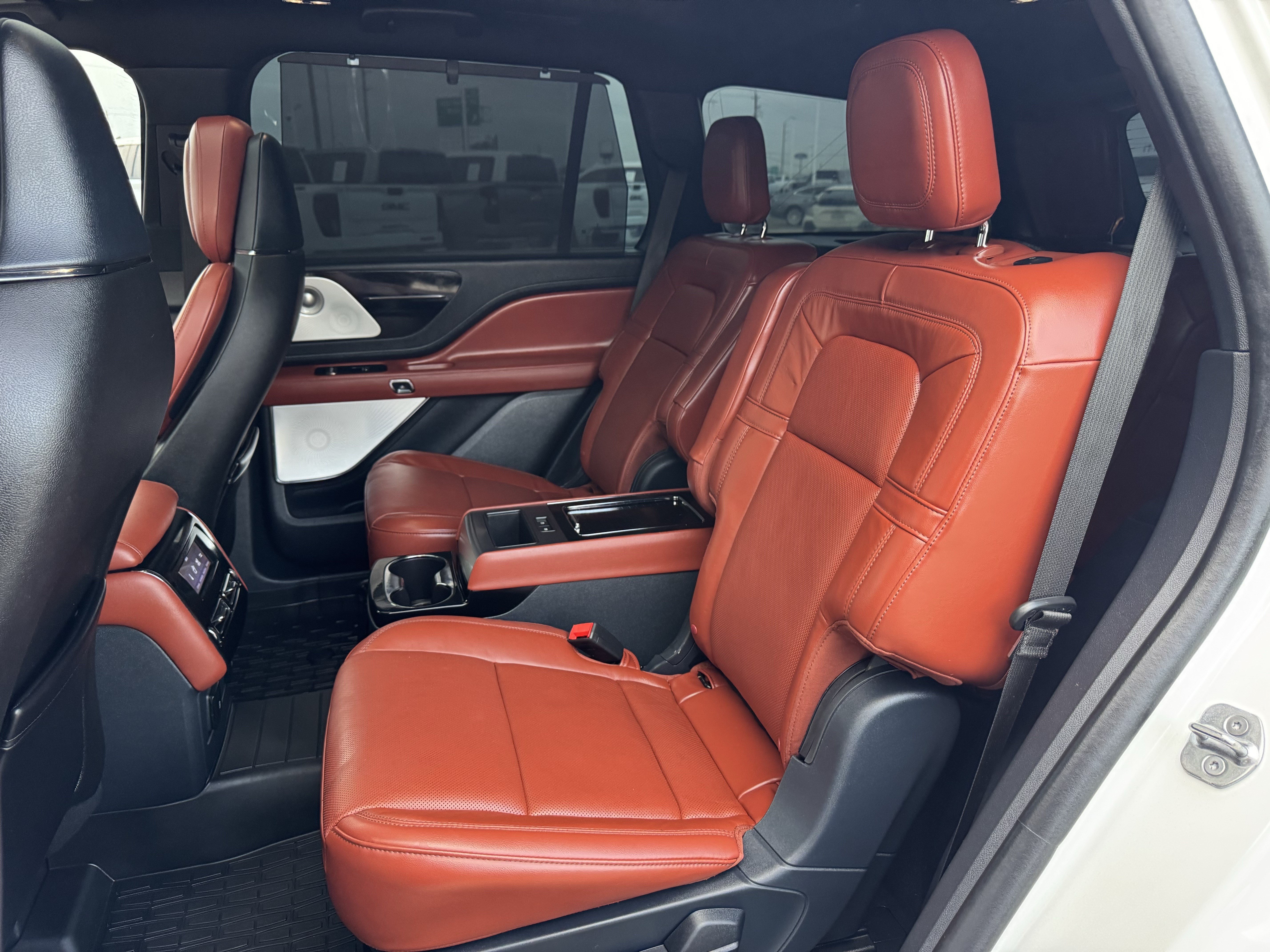 Used 2025 Lincoln Aviator Reserve w/ Equipment Group 201A AWD/4WD image 25