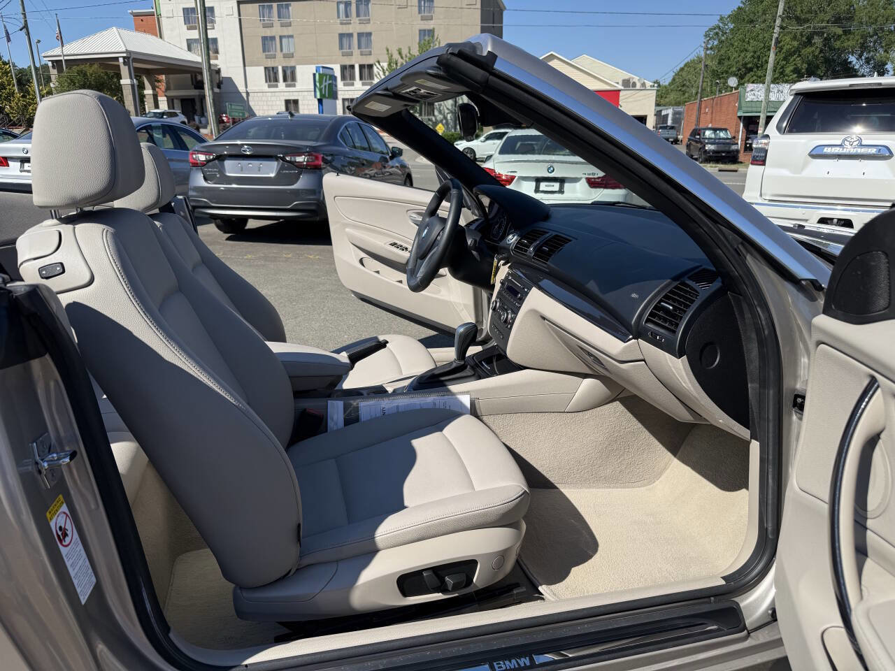 Used 2009 BMW 128i Convertible RWD image 17