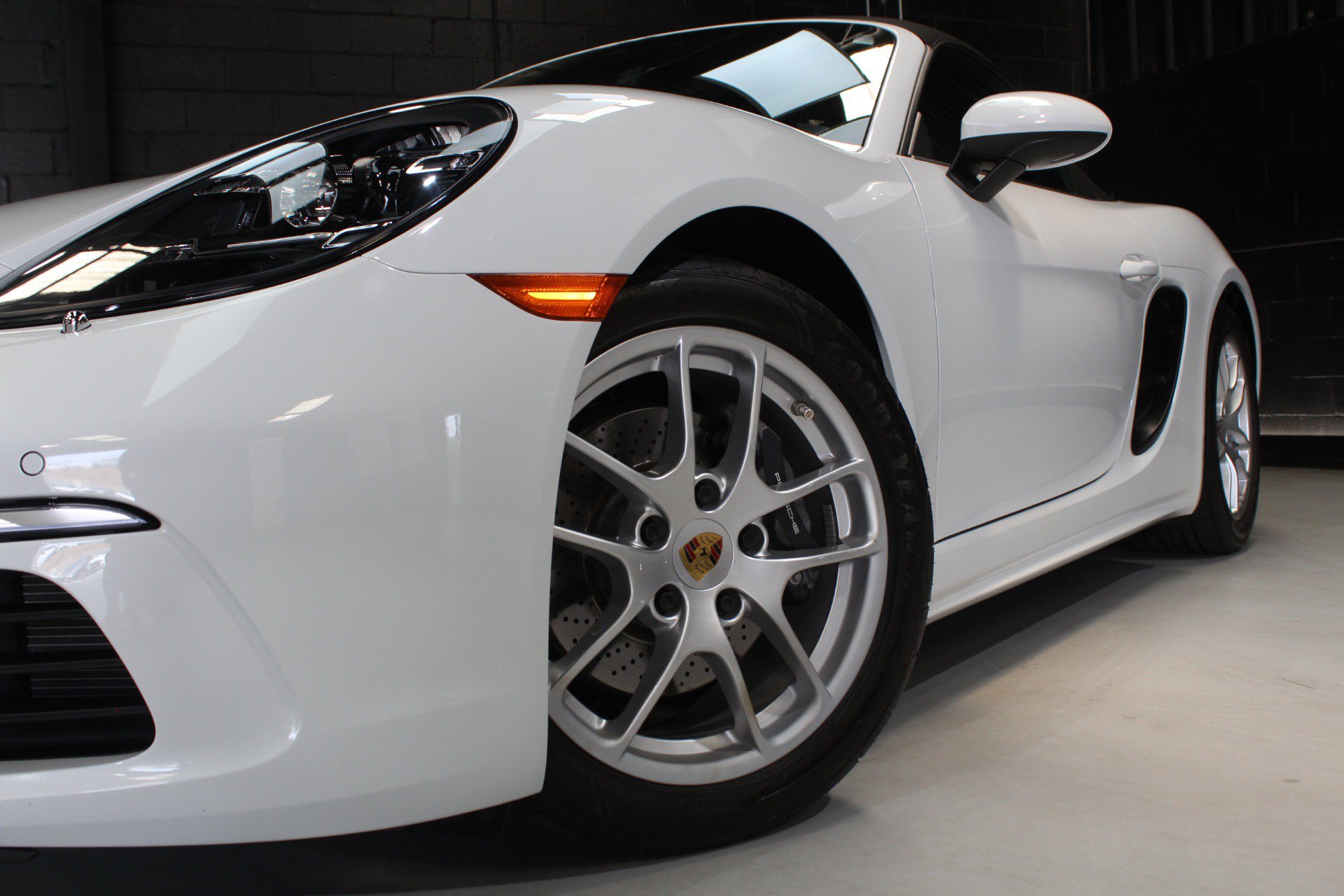 Used 2021 Porsche 718 Boxster w/ Premium Package RWD image 12