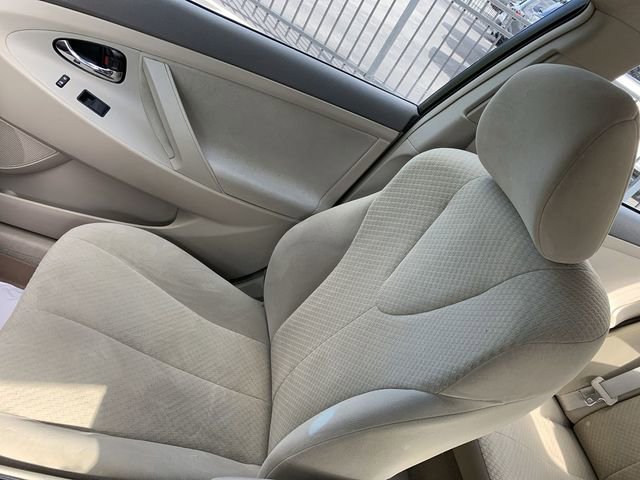 Used 2009 Toyota Camry LE FWD image 26