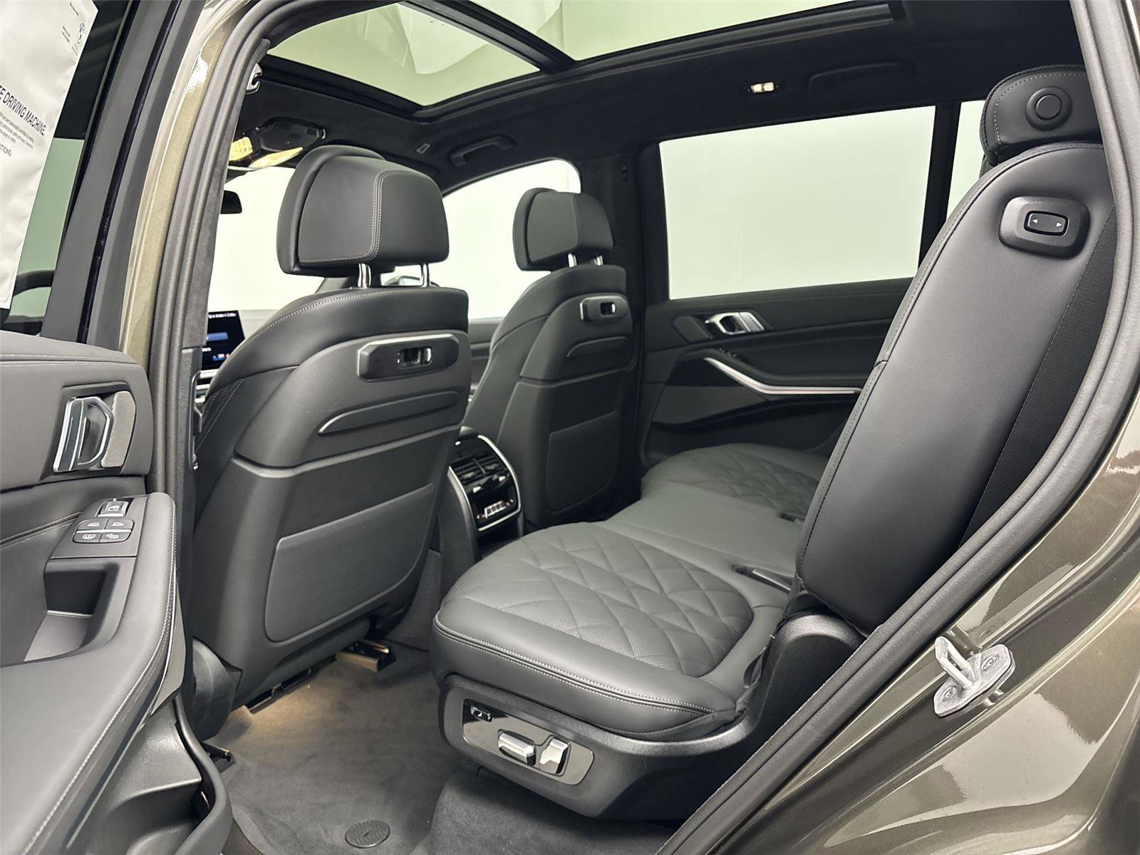 New 2026 BMW X7 xDrive40i w/ M Sport Package image 29