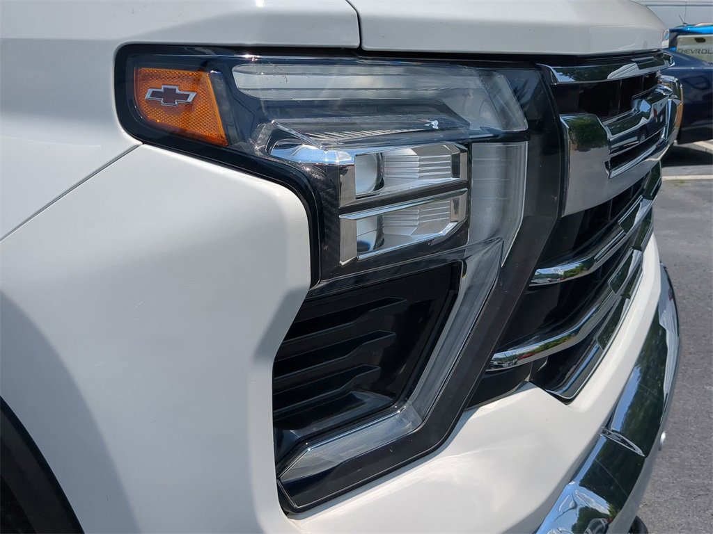 Used 2025 Chevrolet Silverado 2500 LTZ w/ LTZ Premium Package image 18