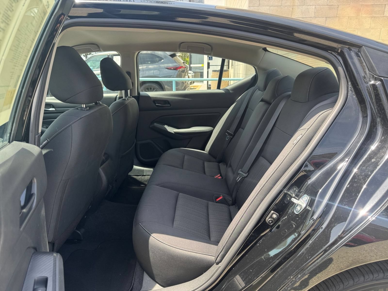 Used 2025 Nissan Altima 2.5 SV FWD image 26