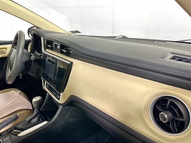 Used 2017 Toyota Corolla LE image 26