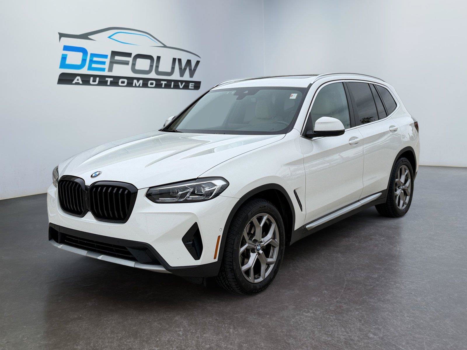 Used 2023 BMW X3 xDrive30i w/ Premium Package w/ZPA AWD/4WD image 7
