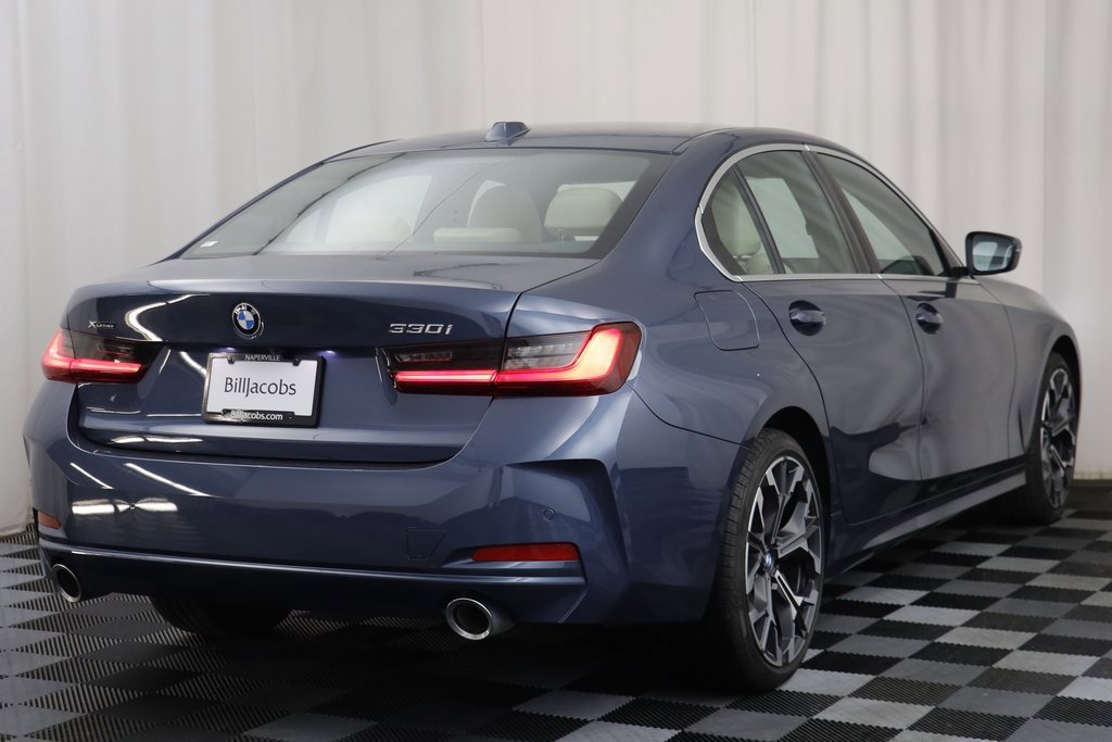 Certified 2025 BMW 330i xDrive Sedan w/ Convenience Package image 16