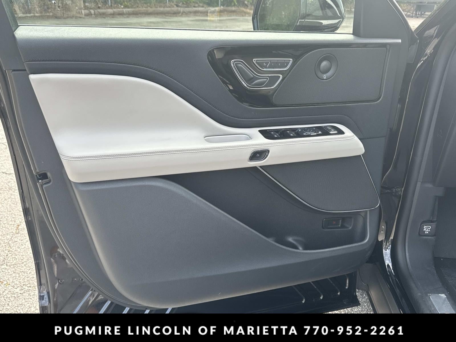 New 2026 Lincoln Aviator Reserve RWD image 10