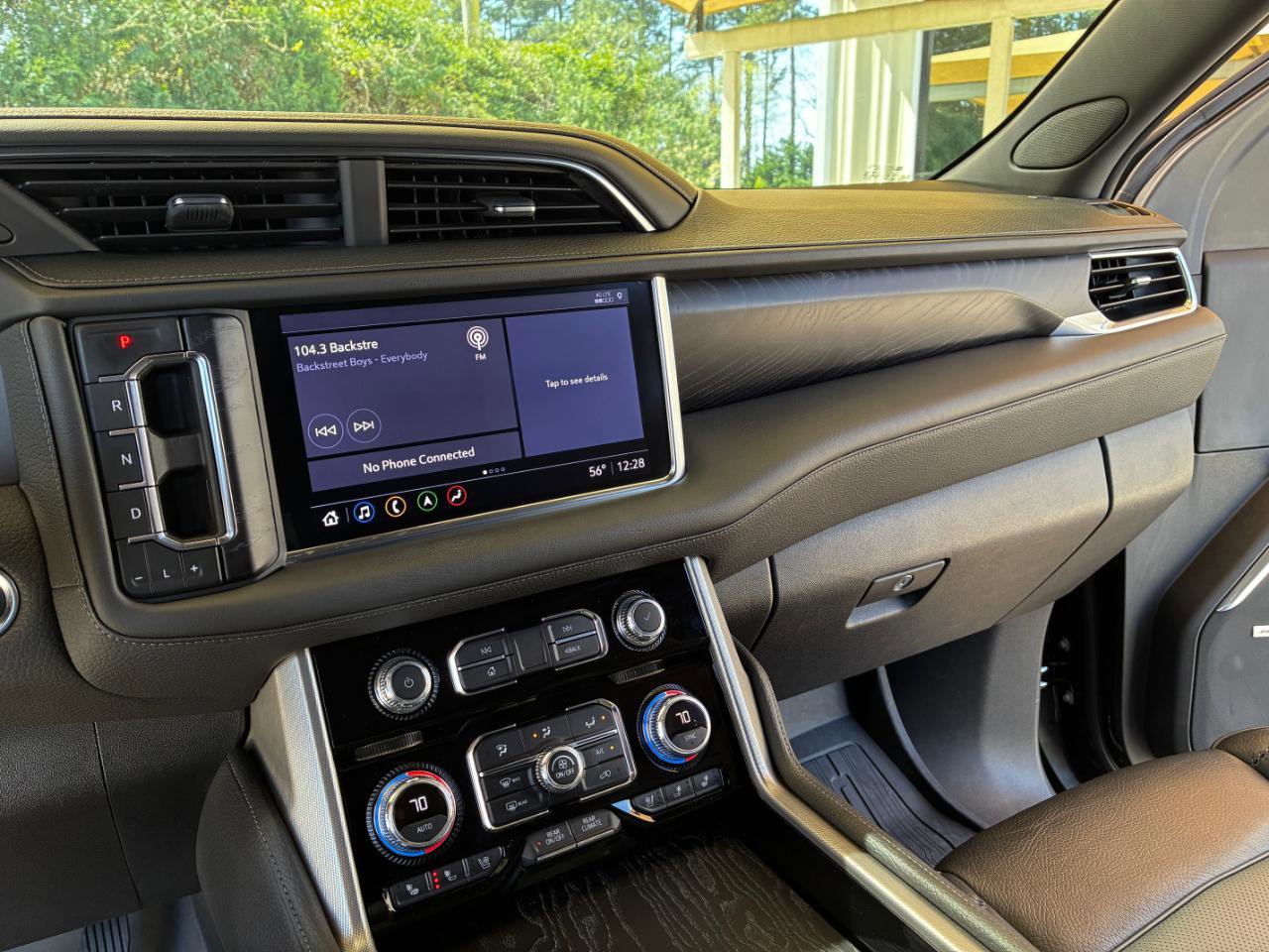 Used 2021 GMC Yukon XL Denali w/ Denali Premium Package image 20