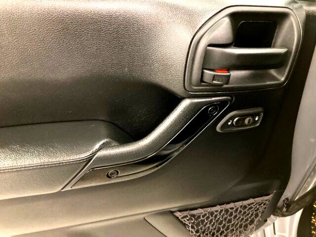 Used 2015 Jeep Wrangler Unlimited Sahara w/ Dual Top Group image 38