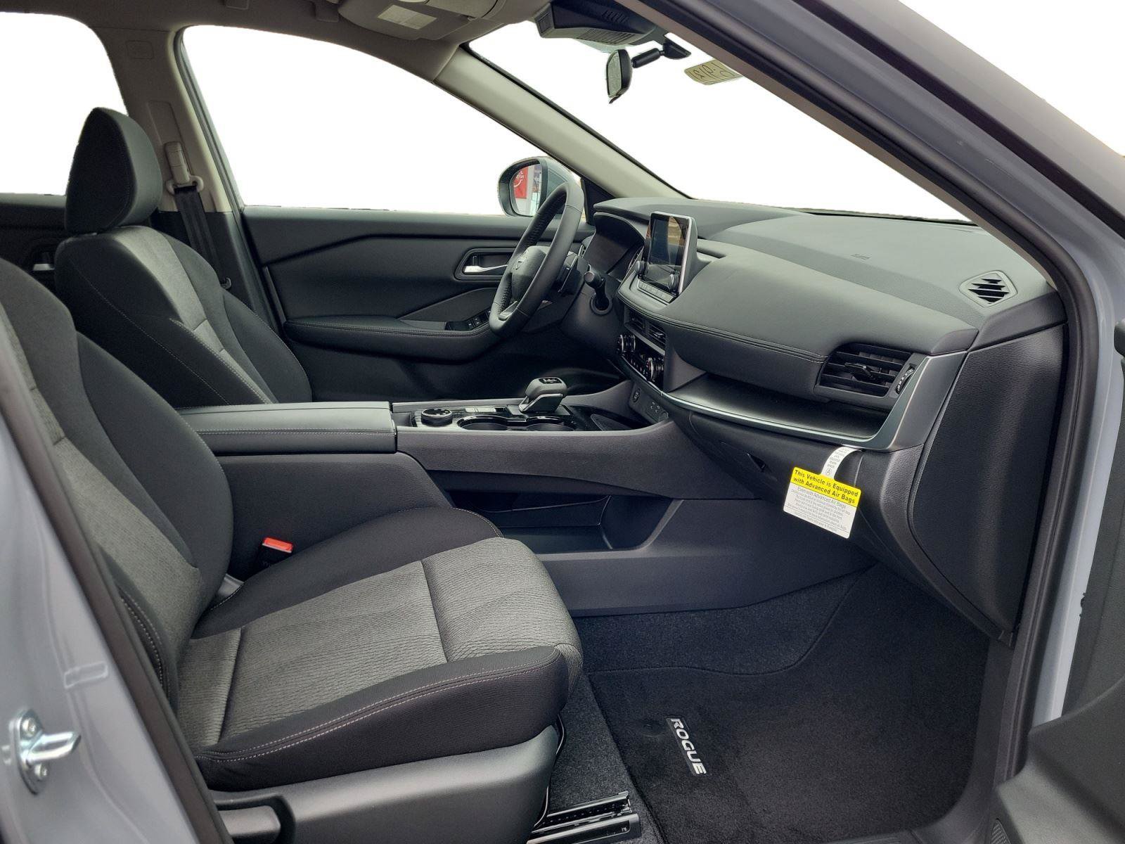 New 2026 Nissan Rogue SV w/ Cold Weather Package AWD/4WD image 25