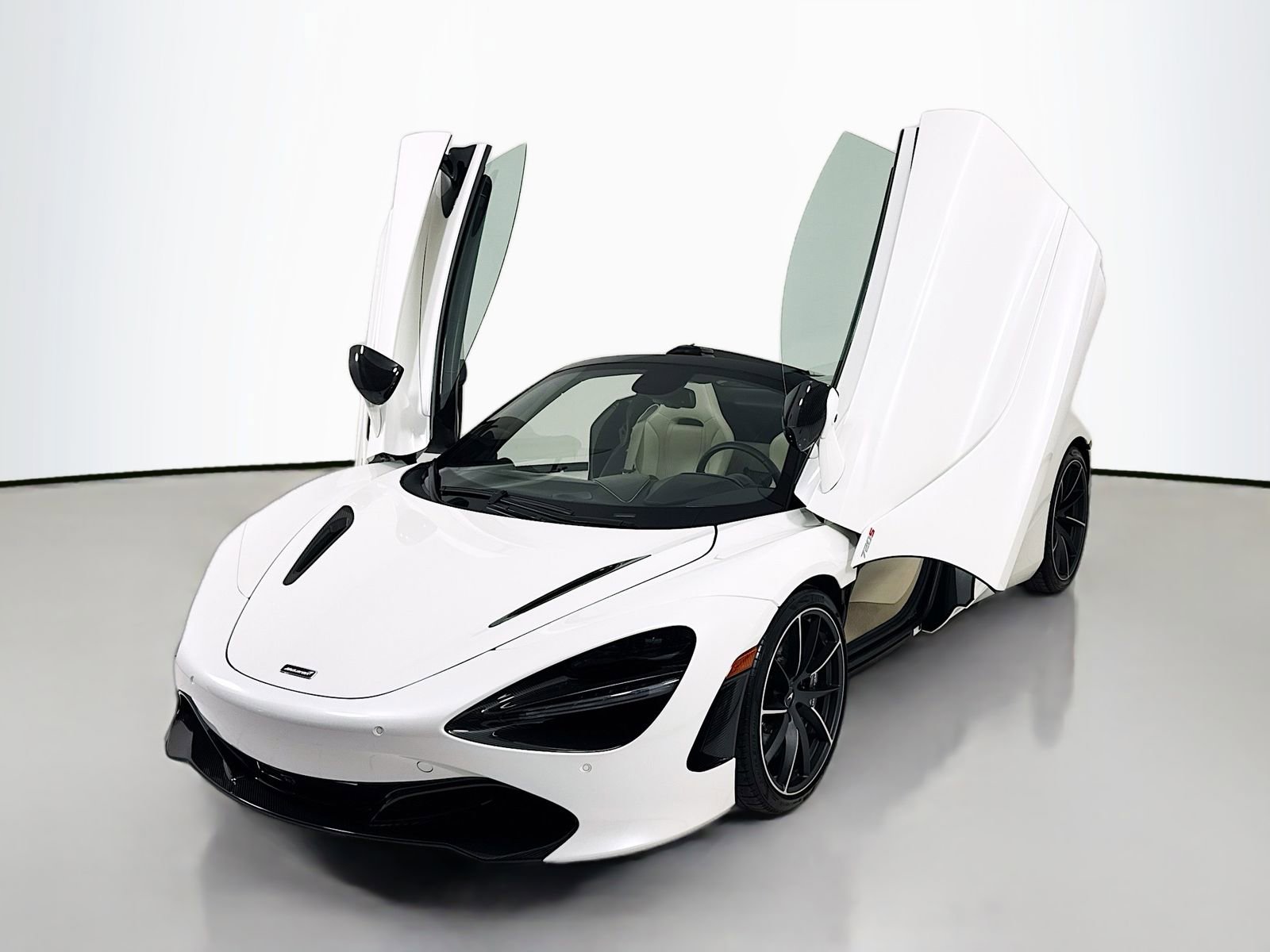 Used 2020 McLaren 720S Spider image 3