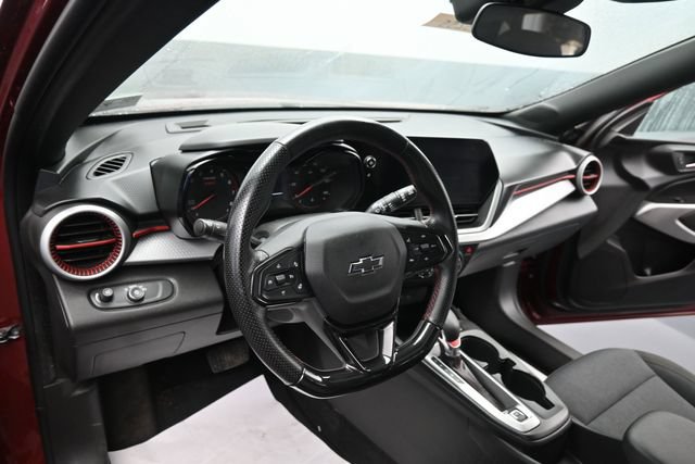 Used 2024 Chevrolet Trax RS w/ Sunroof Package FWD image 14