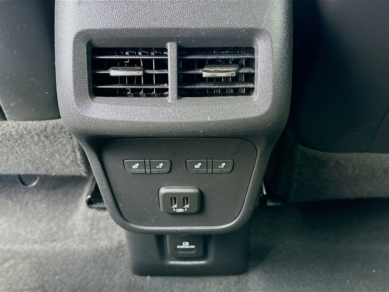 Used 2020 Chevrolet Equinox Premier image 19